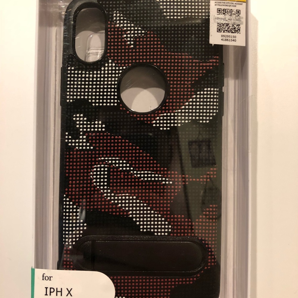 Camo IPhone case with Kickstand